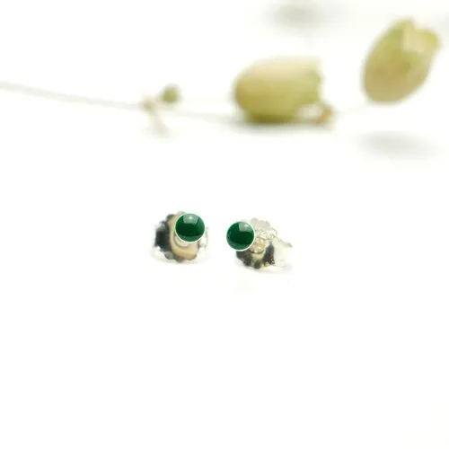 Boucles d'oreilles puces en argent 925 et résine vert sapin