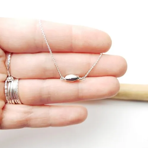 Collier minimaliste pépite ras de cou en argent 925 recyclé pour femme