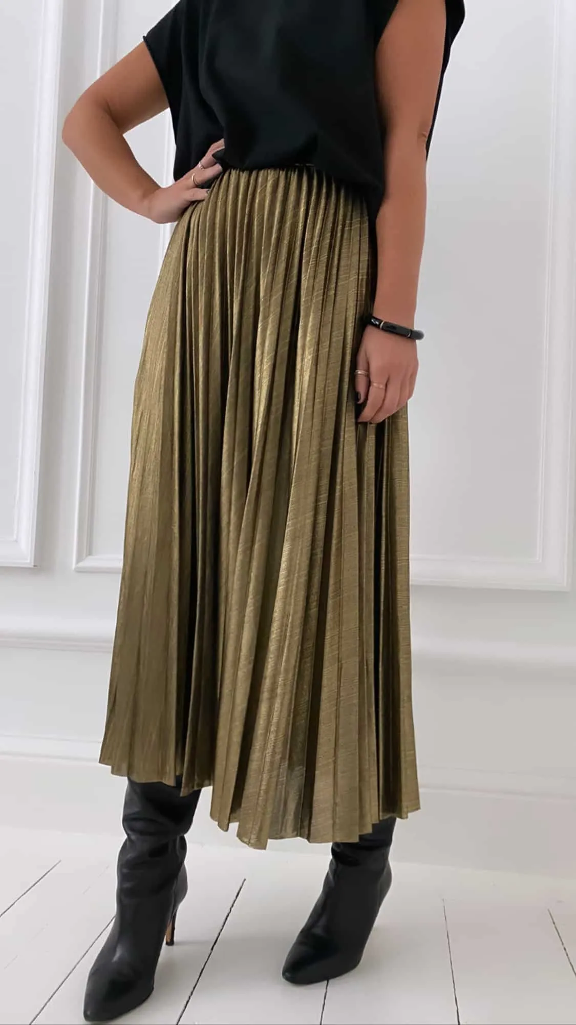 Jupe dorée plissée